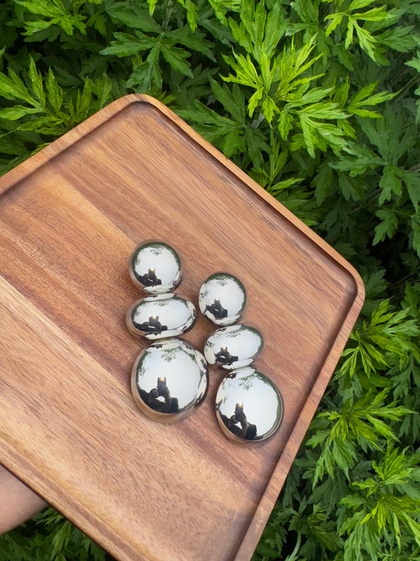 “QUEEN” EARRINGS