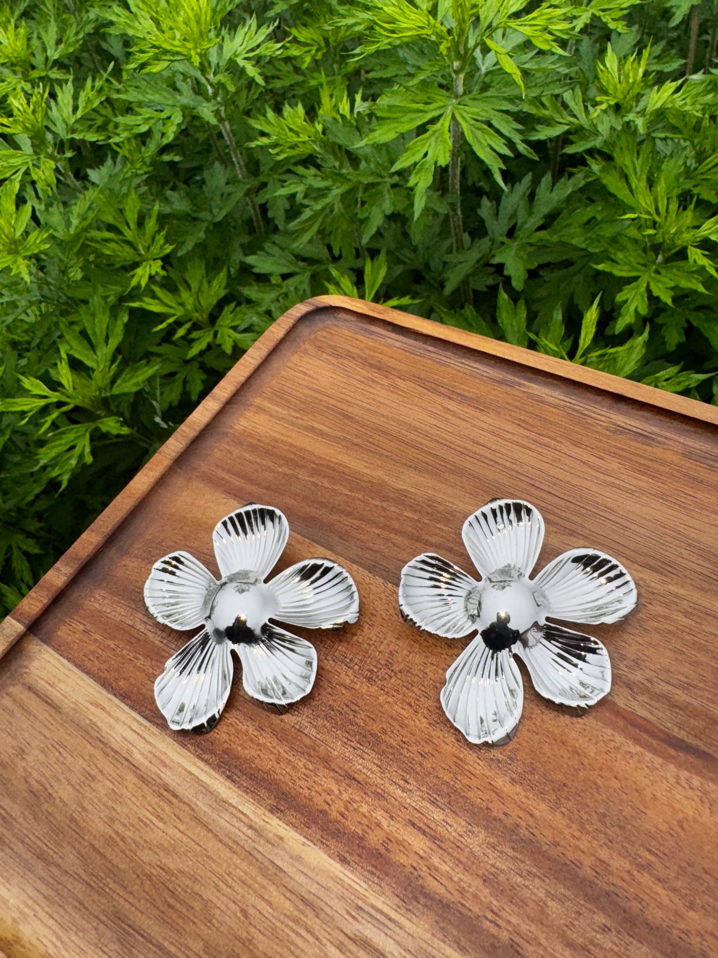 “FLORA” EARRINGS