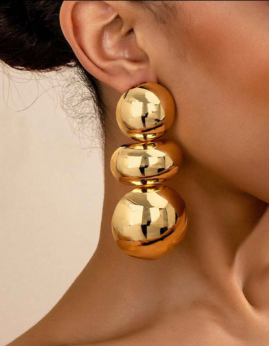 “QUEEN” EARRINGS
